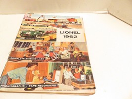 LIONEL POST-WAR TRAINS 1962 COLOR CATALOG - GOOD - H12A - £4.40 GBP