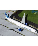 United Boeing 777-300ER N2749U GeminiJets G2UAL894 Scale 1:200 RARE - $4,982.29 MXN