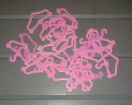 Barbie Doll   1980s  PINK HEART  HANGERS  set  of  23 - $5.00