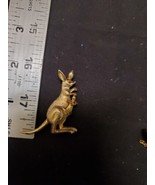 Vintage AVON Kangaroo and Joey Brooch Pin Articulated Tail Gold Tone Rhi... - £6.75 GBP