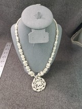 Vintage Hand Carved Cream Color Necklace W / Carved Screw Clasp - £41.75 GBP