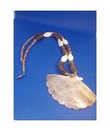 Vintage iridescent shell pendant necklace - £15.01 GBP