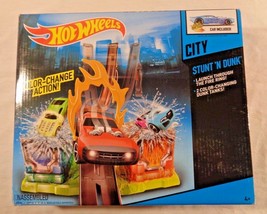 Hot Wheels City Stunt N Dunk Playset NISB Color Changing Car Included - £14.81 GBP