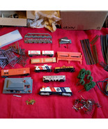 TYCO HO scale Mantua Spirit of &#39;76 cars parts track transformer lots of ... - $2,366.06 MXN