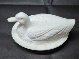 Vintage WESTMORELAND White Milk Glass Large DUCK ON A NEST Candy / Cover... - $31.47