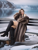 &quot;The Fjord Siren&quot; – Full-Length Canadian Raccoon Fur Coat | Arctic Elegance - €569,62 EUR