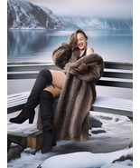 &quot;The Fjord Siren&quot; – Full-Length Canadian Raccoon Fur Coat | Arctic Elegance - $12,222.12 MXN
