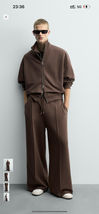 Brown sweatpants with a patch - $110.42 MXN