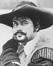 Oliver Reed The Three Musketeers B&amp;W 16x20 Canvas Giclee - £55.30 GBP