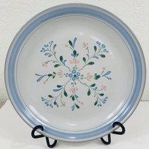 Fascino Stoneware Dinner Plate 10.75&quot; Yamaka Green Blue Bands Rim Pink Flowers - £9.53 GBP