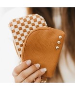 Wonderlust Woven Dual Pouch Wristlet Brown Checkered - €30,66 EUR