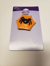 Hallmark Lapel Pin Broche - Halloween Vintage Spider Black &amp; Orange Web 1990s - £7.98 GBP