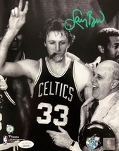 Larry Oiseau Signé 8x10 Boston Celtics Photo Avec / Rouge Auerbach + JSA ITP - £122.06 GBP