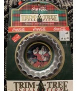 1991 Coca Cola Trim A Tree Collection Ornament bottle cap SANTA - $148.25 MXN