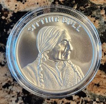 Sitting Bull Art Round 1 Troy Ounce .999 Fine Silver BU Round w/Protective Capsu - £35.92 GBP