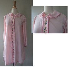 Vtg 60s &quot;Gilead&quot; Pink Nylon embroidered Robe S - £17.90 GBP
