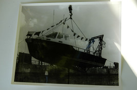 1966 US CG 46305 Coast Guard Ship Boat Photo Lifting Out of Water B&amp;W 8x10 - £15.97 GBP