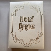The New American Bible: Catholic  White Leather Bound 1996 Family Life E... - $16.82