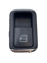 2017-2019 Infinity QX30 RH Passenger Right Rear Window Switch A204 905 8... - $457.96 MXN
