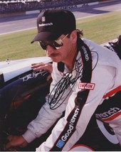 Dale Earnhardt (d. 2001) Signed Autographed Glossy 8x10 Photo - £156.90 GBP