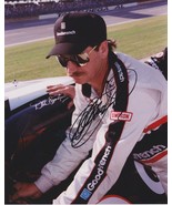Dale Earnhardt (d. 2001) Signed Autographed Glossy 8x10 Photo - $2,670.25 MXN