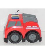Red Plastic Fire Dept Fire Truck 2009 Lights And Sound Pretend play - $177.66 MXN