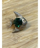 Vintage Gold Tone Green Stone Fish Lapel Tie Tac Pin Ocean Beach Jewelry... - $145.10 MXN