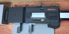 Mitutoyo 552-193-10 Digital Caliper, 0-40&quot;/0-1000mm Range, .0005&quot;/0.01mm - £1,096.81 GBP