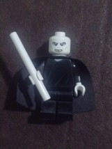 Voldemort Minifigure White Head Black Cape LEGO Harry Potter 4842 4865 - £6.18 GBP