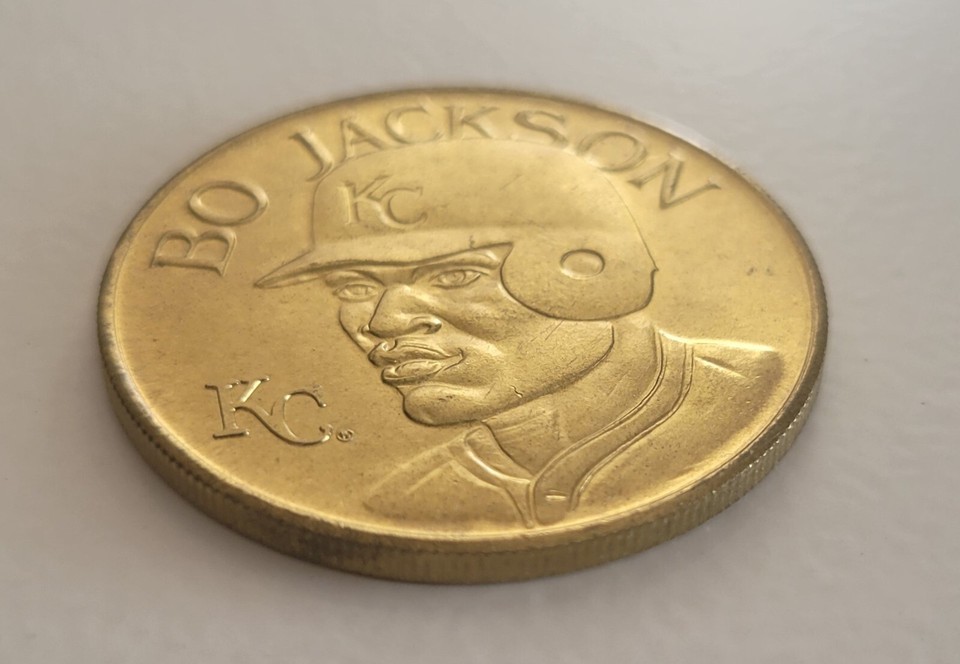 N) 1990 Bandai Sport Stars Collector Coin - Bo Jackson - Kansas City Royals Item image 2