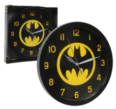 DC Comics Batman Superhero Analog Wall Clock 9 3/4 inches and 1 JUMBO Pen - £15.27 GBP