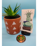 (4.5 Inches) Statue of Liberty (Thicc) - Water-Resistant Vinyl Sticker - $5.99