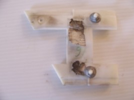 1997 1998 1999 BUICK LESABRE RIGHT FRONT FENDER TRIM MOUNT CLIP 1 BROKEN... - $719.59 MXN