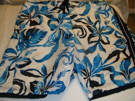 MENS SPEEDO BLUE LEAFS WITH WHITE BACKGROUND 2 SIDE POCKETS XL  - £7.18 GBP