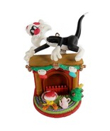Vtg 1999 Trevco Looney Toons Holiday Ornament Sylvester Tweety Fireplace 3&quot; - $146.81 MXN