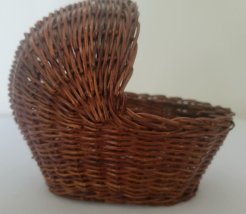 Vintage Mini Baby Woven Whicker Basket Bassinet 4&quot; - £11.53 GBP