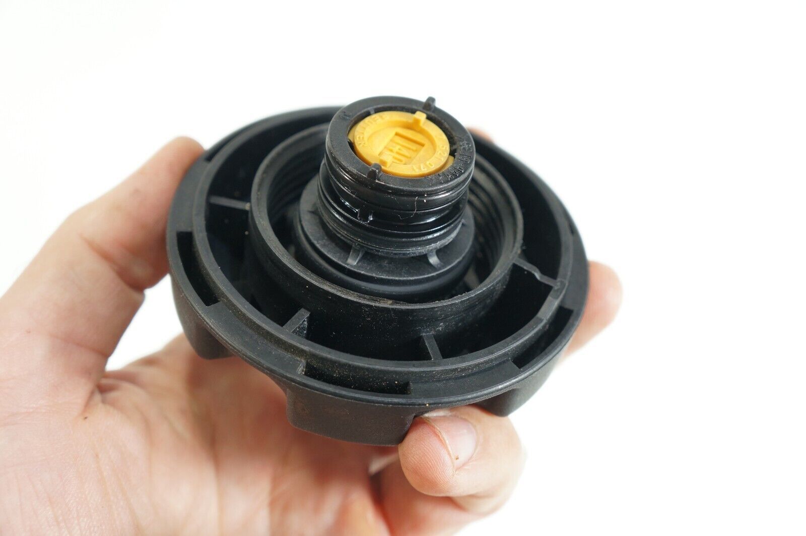 11-17 bmw 535i 640i 740i Engine Coolant Reservoir Cap 7521071 - $24.87