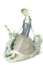 Lladro Shepherdess Girl w/ Dove Doncella Con Palomo Figurine 4660  - £228.69 GBP