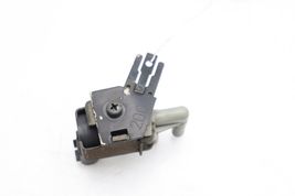 00-05 TOYOTA CELICA VACUUM SWITCH VALVE E2312 image 4