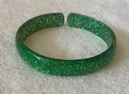 ⭕⭕VTG, Bracelet, adjustable, vintage in acrylic, green with diamonds, wi... - $184.69 MXN