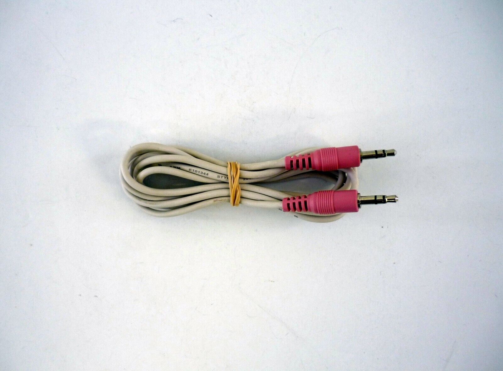 5ft 1/8&quot; Male to 1/8&quot; Male Cord White Stereo Audio Headphone Cable - $1.92