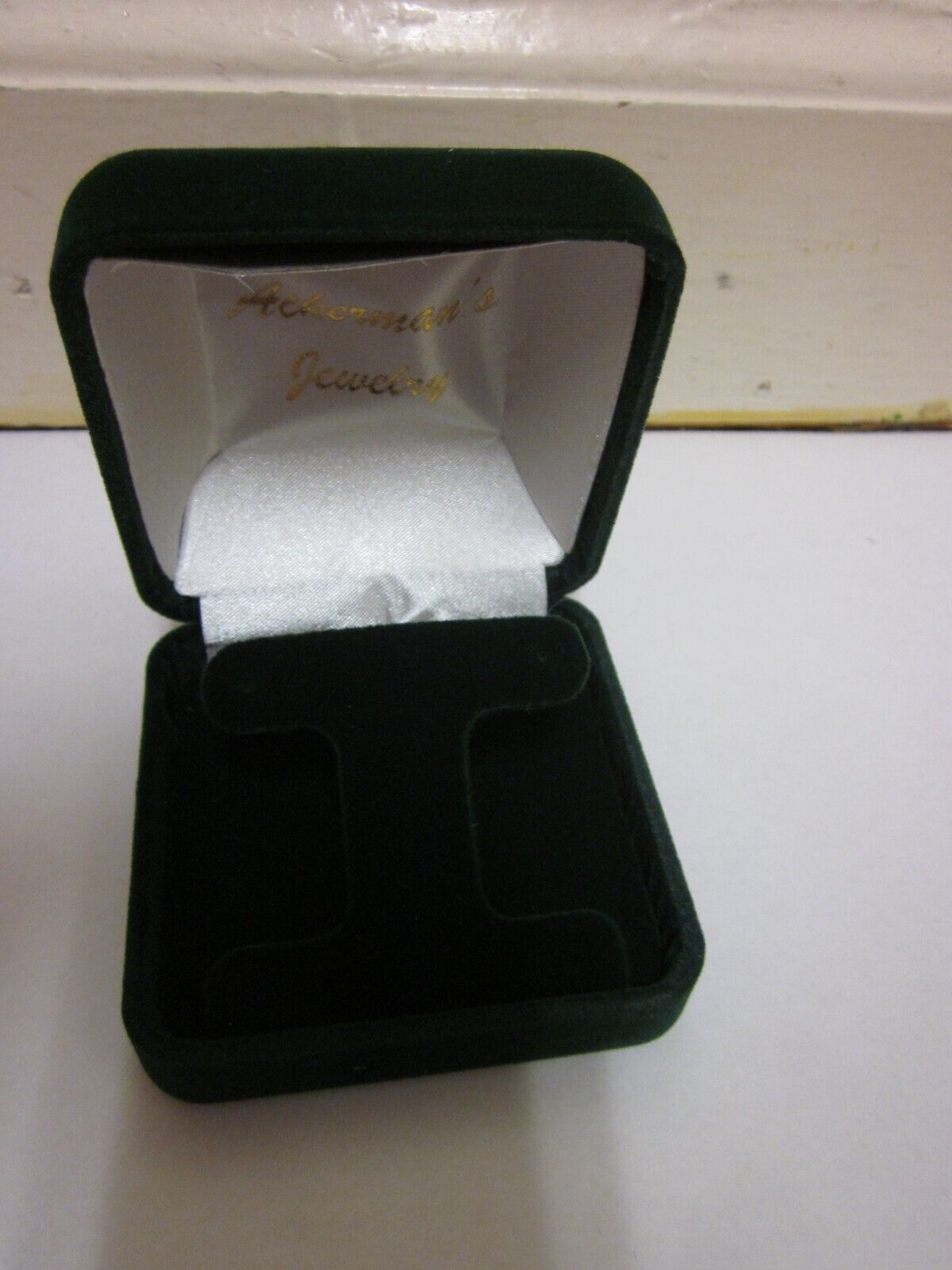 Presentation Case  2.75&quot; green velvet square company logo (Ackerman&#39;s Je... - $4.94