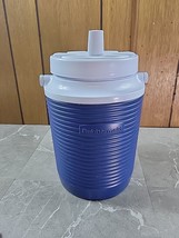 Vtg Rubbermaid 1 Gal Blue &amp; White Water Jug #156A Top Handle Swivel Spout Ribbed - £11.81 GBP