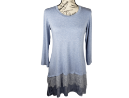 LOGO Lori Goldstein Blue Satin Lace Trim 3/4 Sleeve Tierd Tunic Blouse Top Sz XS - £20.29 GBP