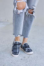 Forever Link Black Plaid Plush Interior Low Top Flat Comfy Loafer Sneakers - $16.99