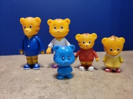 Daniel Tiger&#39;s Neighborhood Friends &amp; Family Toys Lot of 5 Figures  - £9.39 GBP