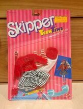 Barbie Skipper 2629 Teen Time Fashions Collection Class Act Blister Pack - €38,65 EUR