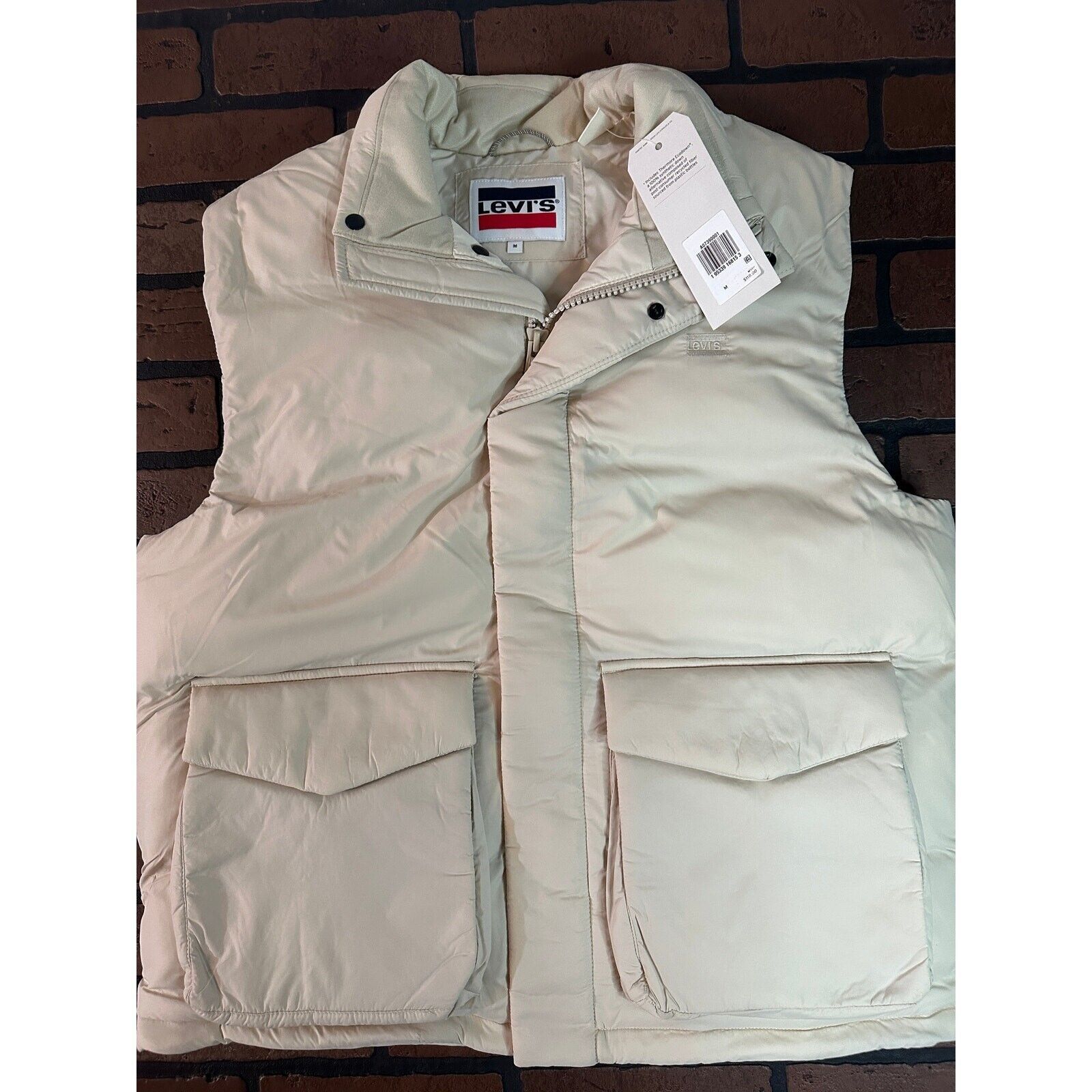 Levi's Cream Puffer Vest ~Never Worn~ M