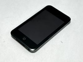 Apple iPod Touch 8GB 1st Generation Model A1213 * FOR PARTS / REPAIR * - £7.81 GBP