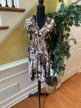 Dana Buchman Faux Wrap Belted Dress Women&#39;s Size M Short Sleeve Tan Floral - $26.00